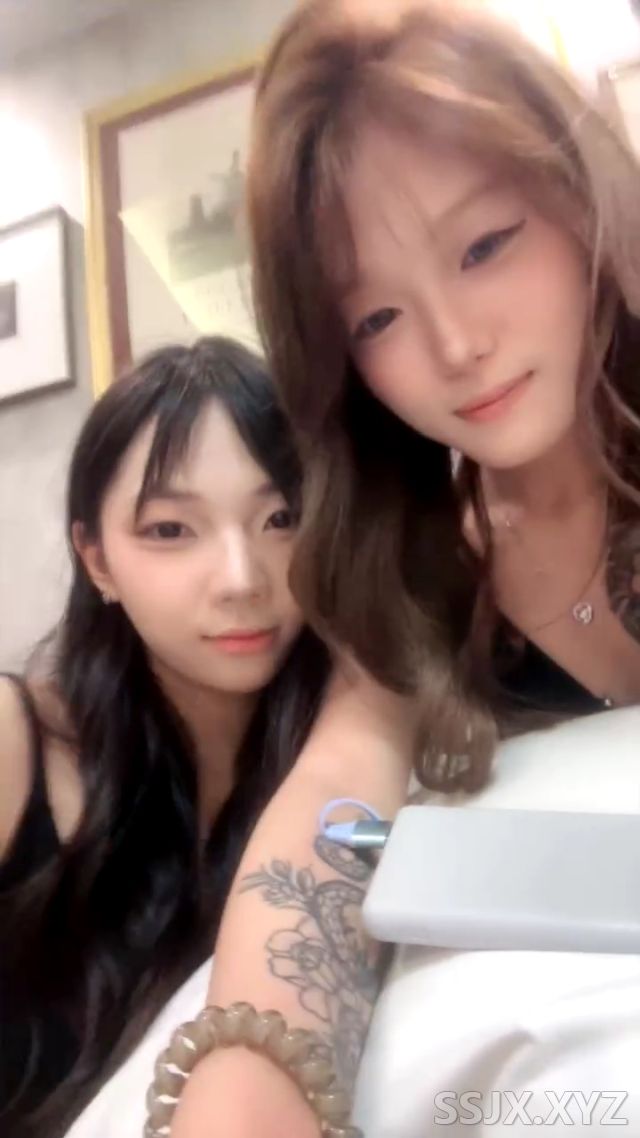 [1V/355M]少萝媛媛同学 – 清纯少女和纹身闺蜜的群交盛宴第二弹